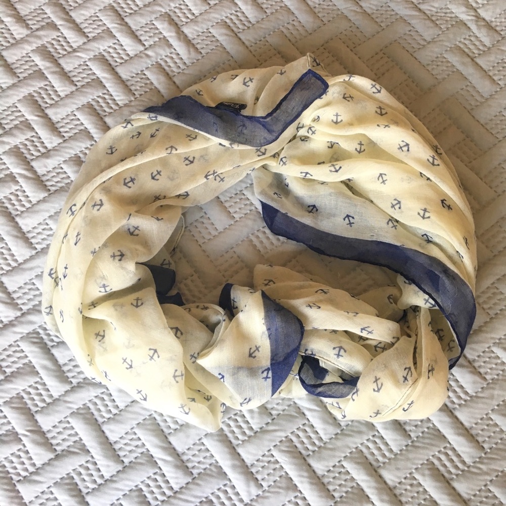 Lightweight anchor scarf